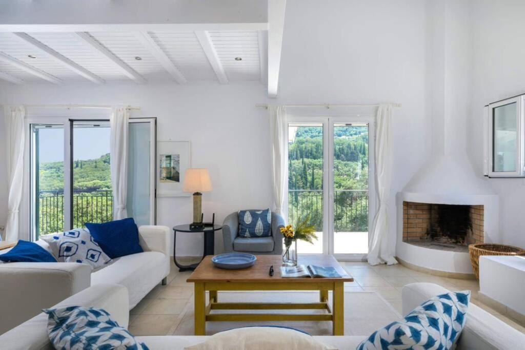Villa Eleonas Strongyli  Extérieur photo